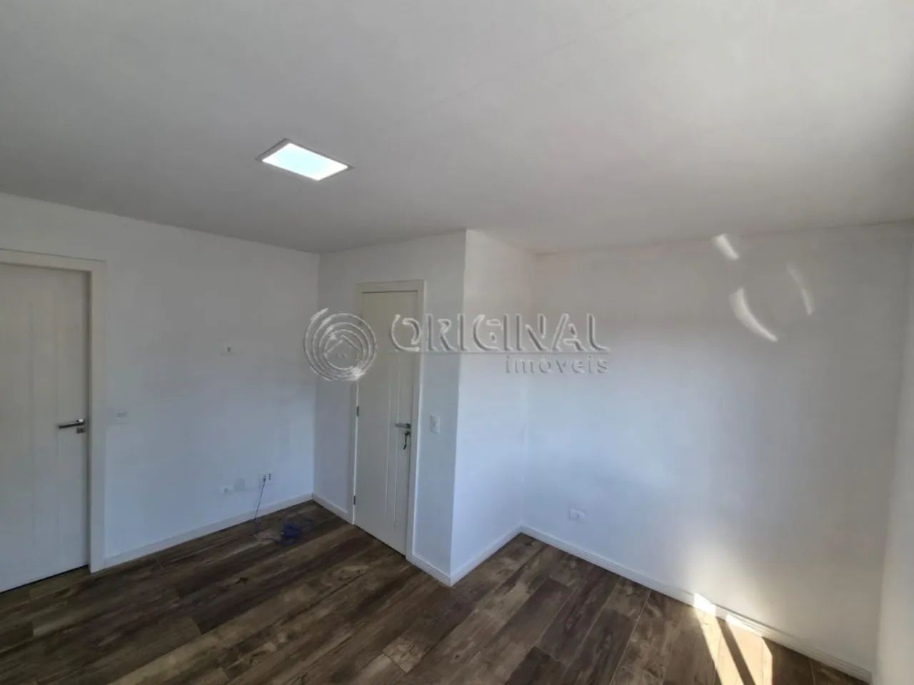 SOBRADO COM 03 DORMITÓRIO, SENDO UMA SUÍTE. - Foto 4