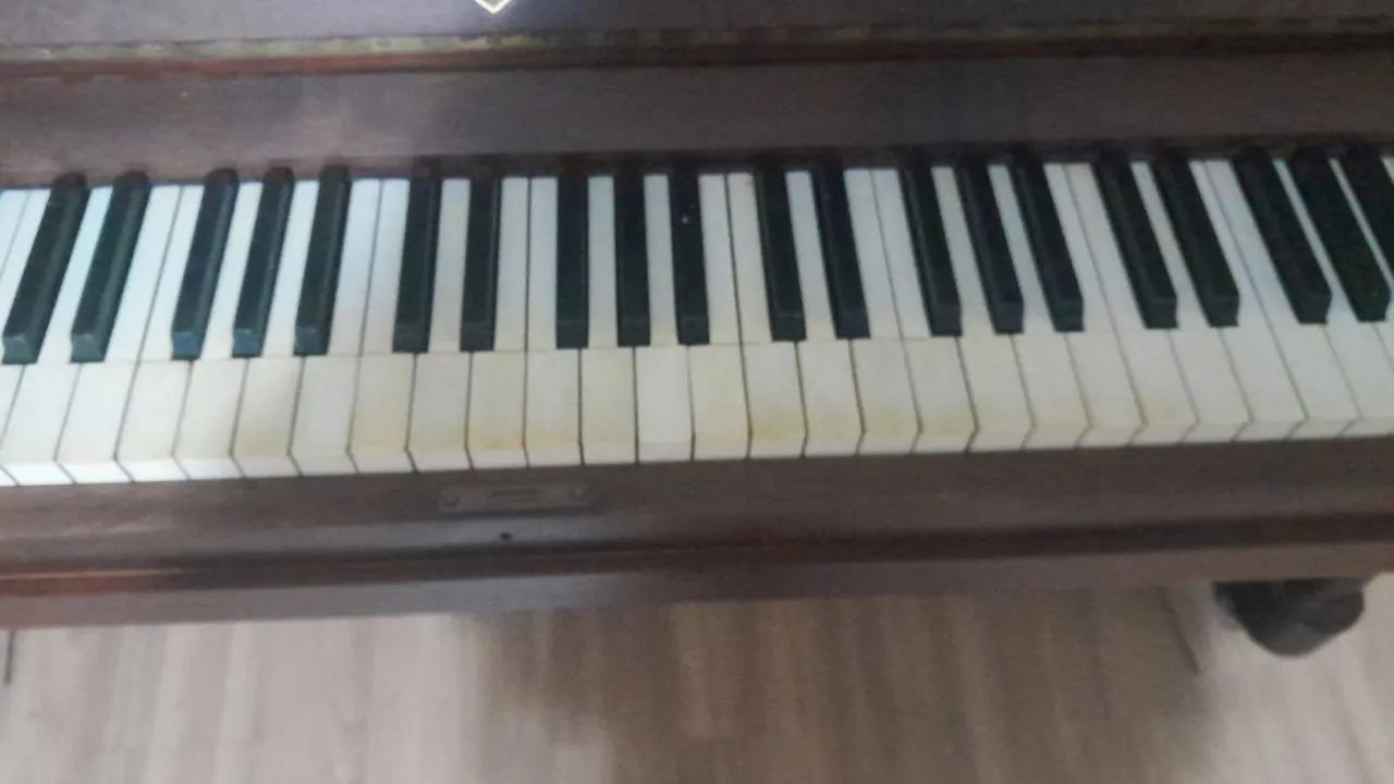 Vendo piano da marca Brasil - Foto 2
