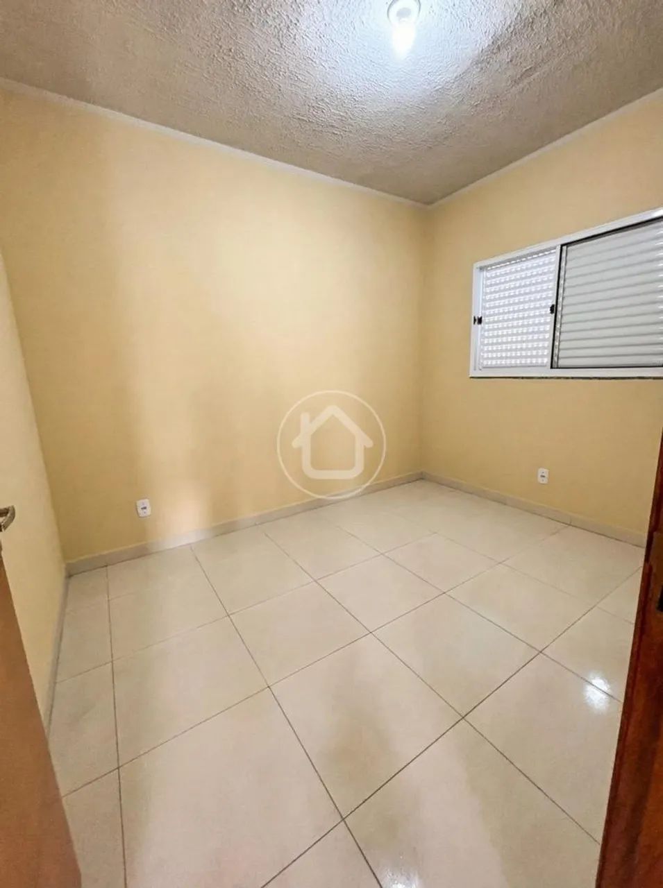 CASA COM 2 QUARTOS E 1 BANHEIRO SOCIAL - Foto 4