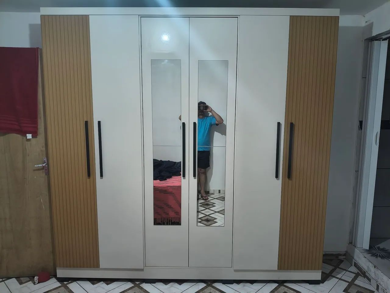Guarda roupa 6 portas 