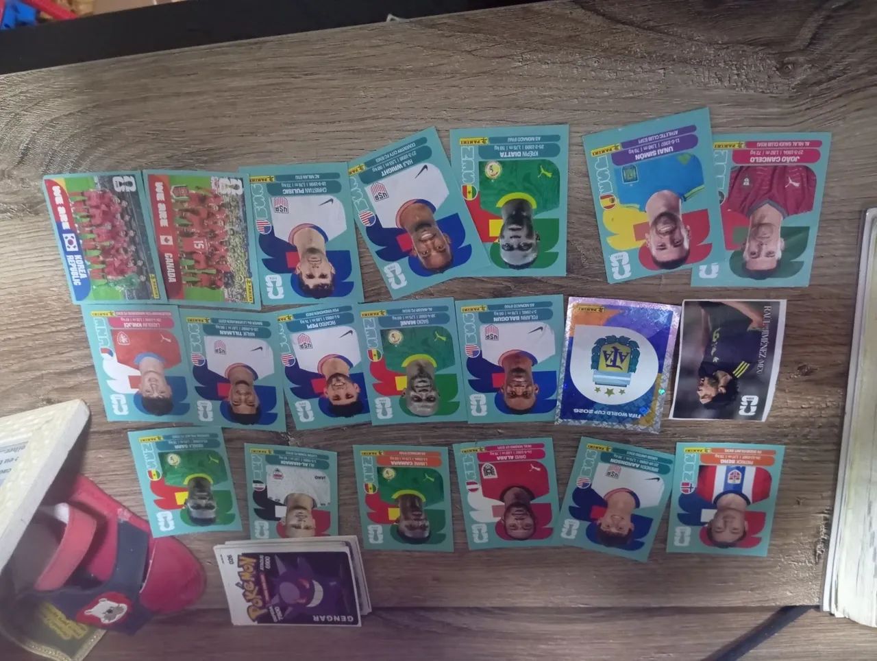 Figurinhas da copa 2026 e cards pokémon  - Foto 2
