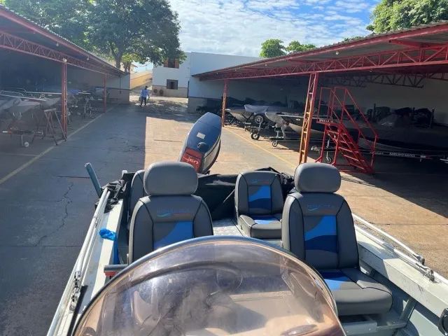 Lancha 17 pés motor 60 hp  com trim 260 horas - Foto 8