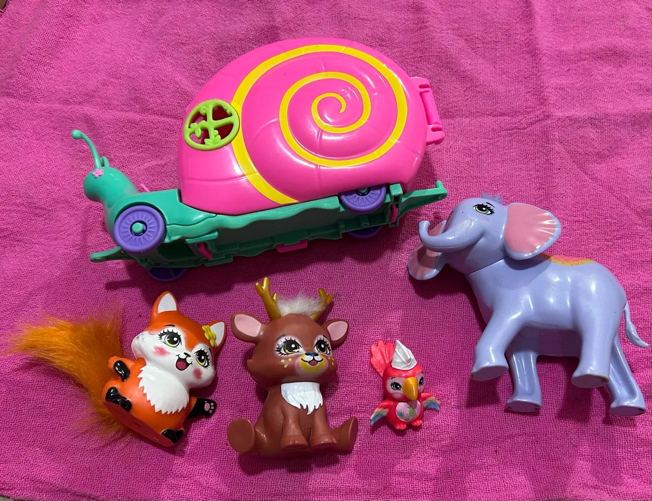 LOTE BRINQEDOS PETS ENCHANTIMALS  - Foto 2