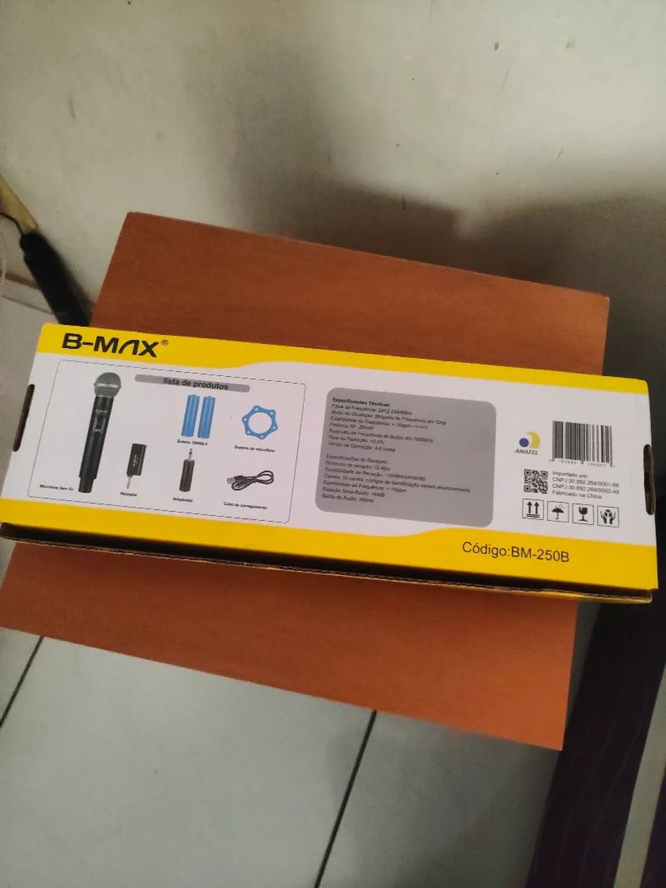 Microfone sem fio dinâmico novo na caixa  - Foto 2