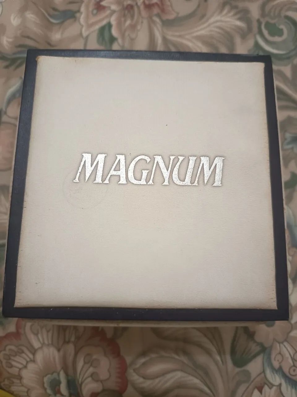 Relógio magnum 