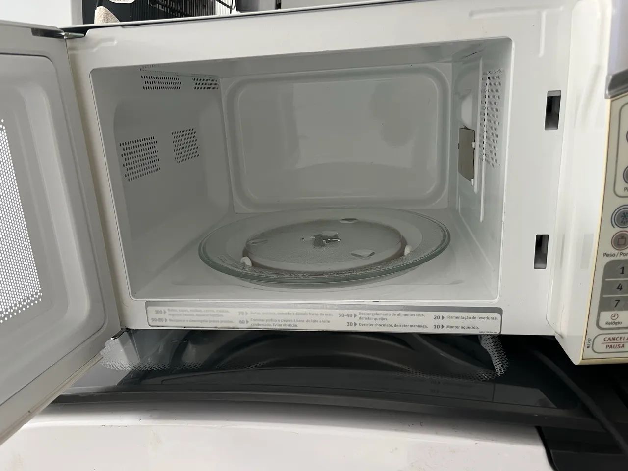 Vende se microondas Electrolux 27 L  - Foto 3