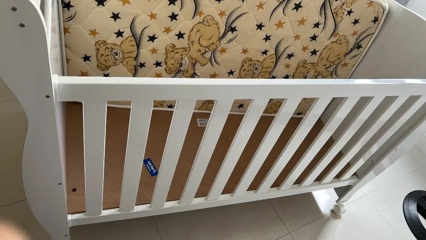 Berço que vira cama e sofa com colchão  - Foto 3