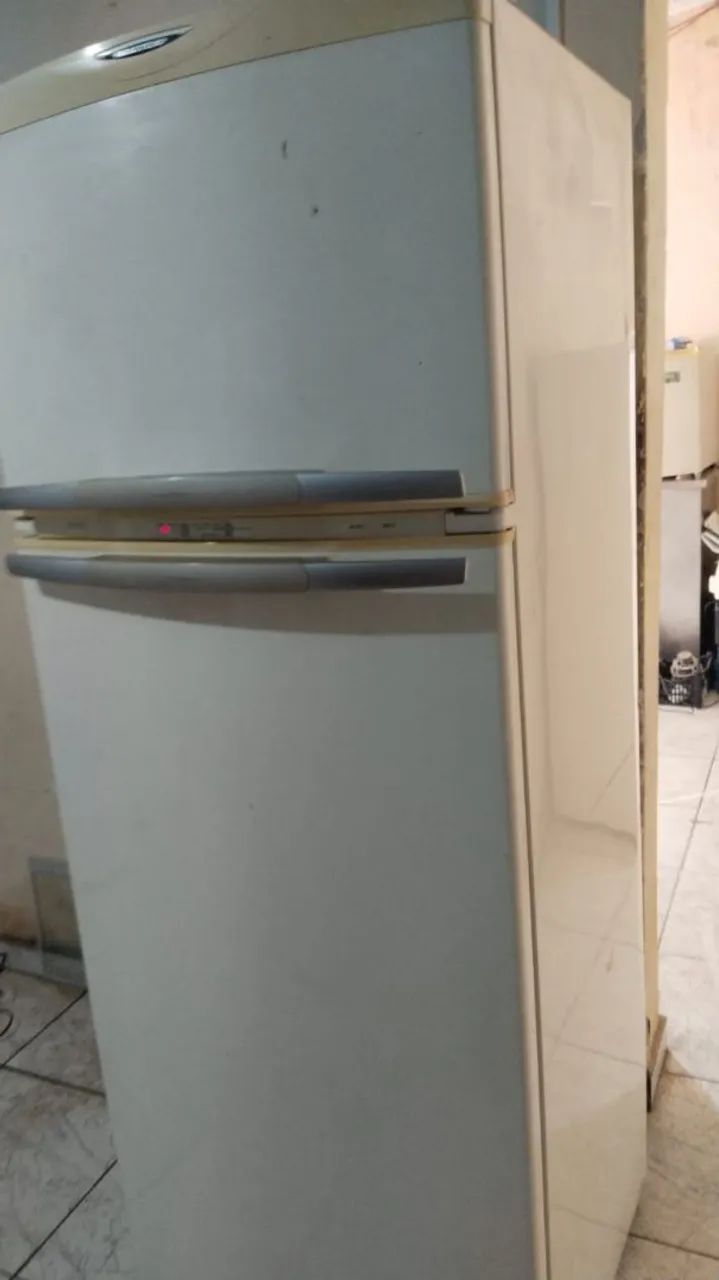Vendo geladeira Electrolux  - Foto 2