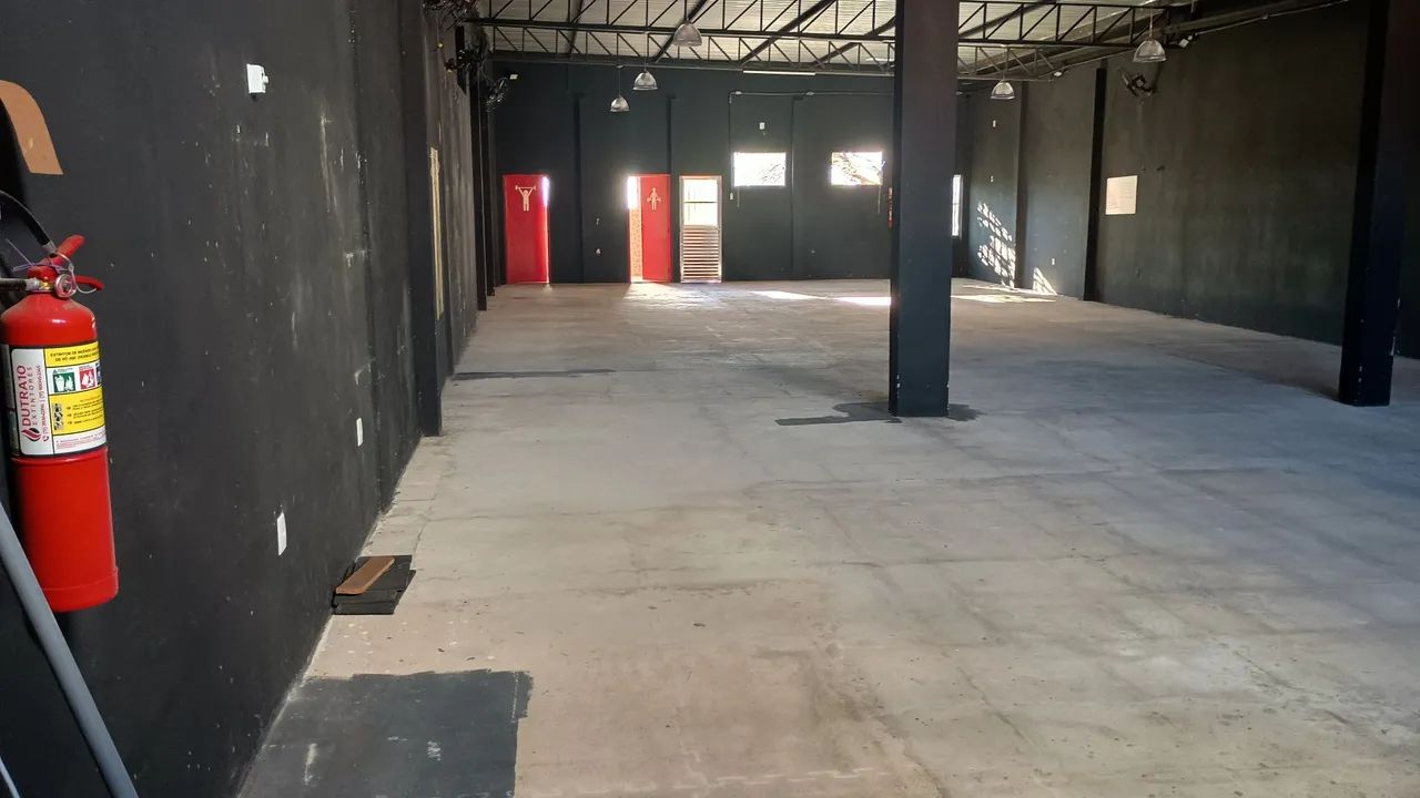 Barracão Comercial 300m2 - Foto 3