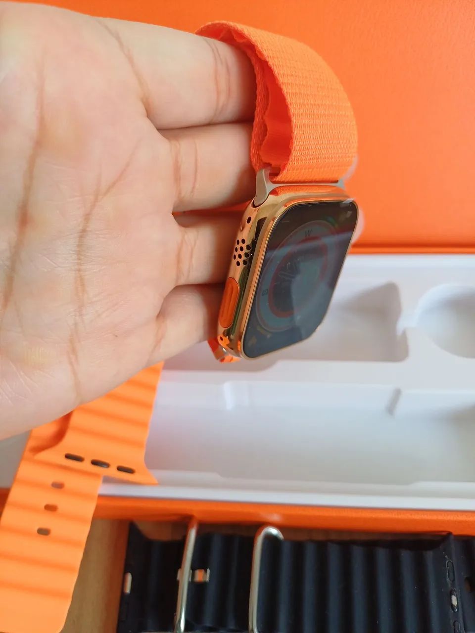 Smartwatch ultra dourado  - Foto 4