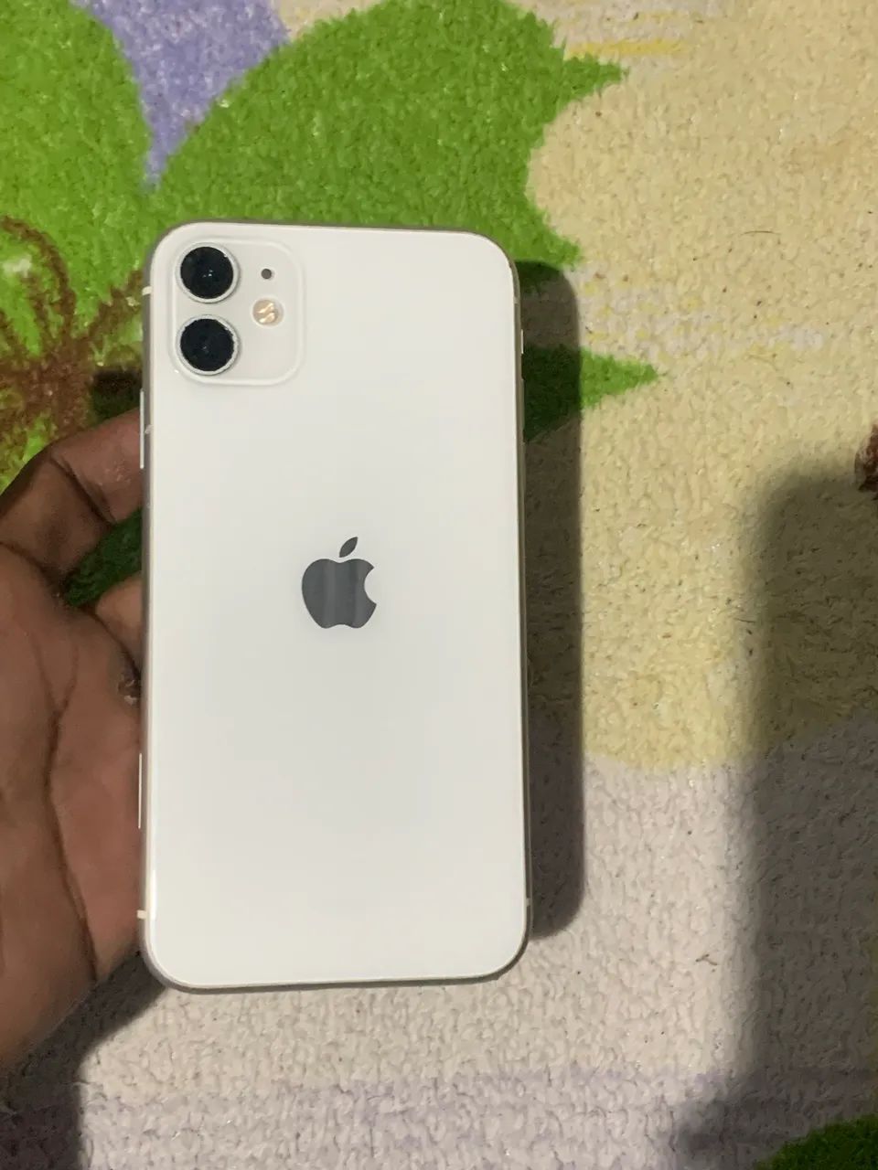 iPhone 11 / Cor branca, 64g. 