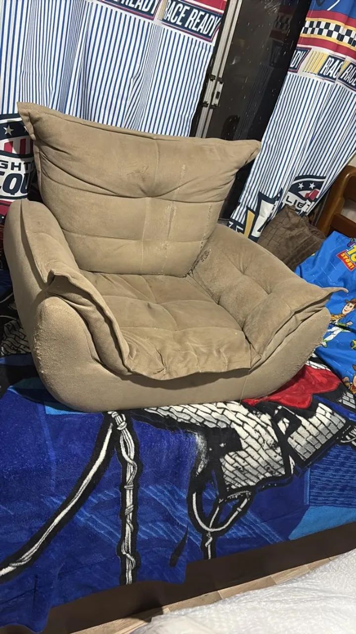 Duas poltronas com pes de madeiras - Foto 3