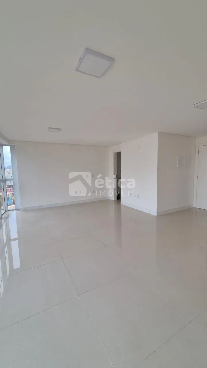 Sala Comercial 42m² no Lion Center Itajaí com Vaga coberta.