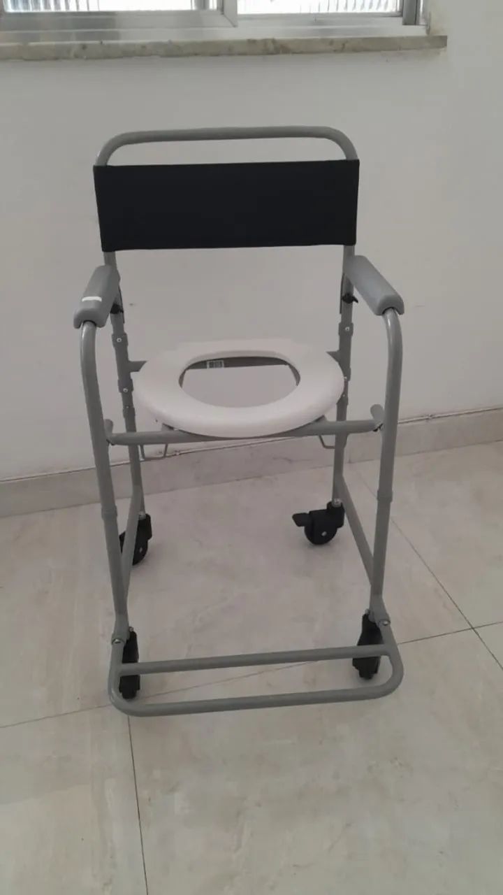 cadeira de rodas, cadeira de banho e almofada - Foto 4