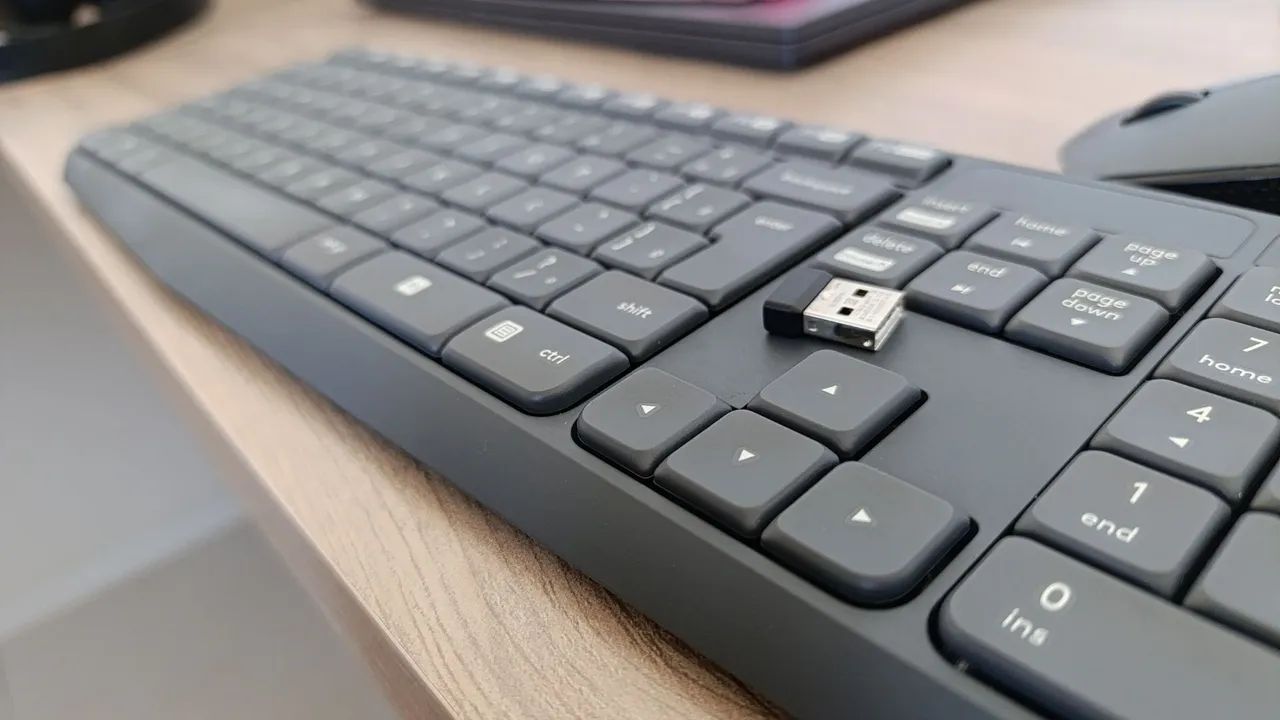 Teclado + mouse Logitech semi novo - Foto 2