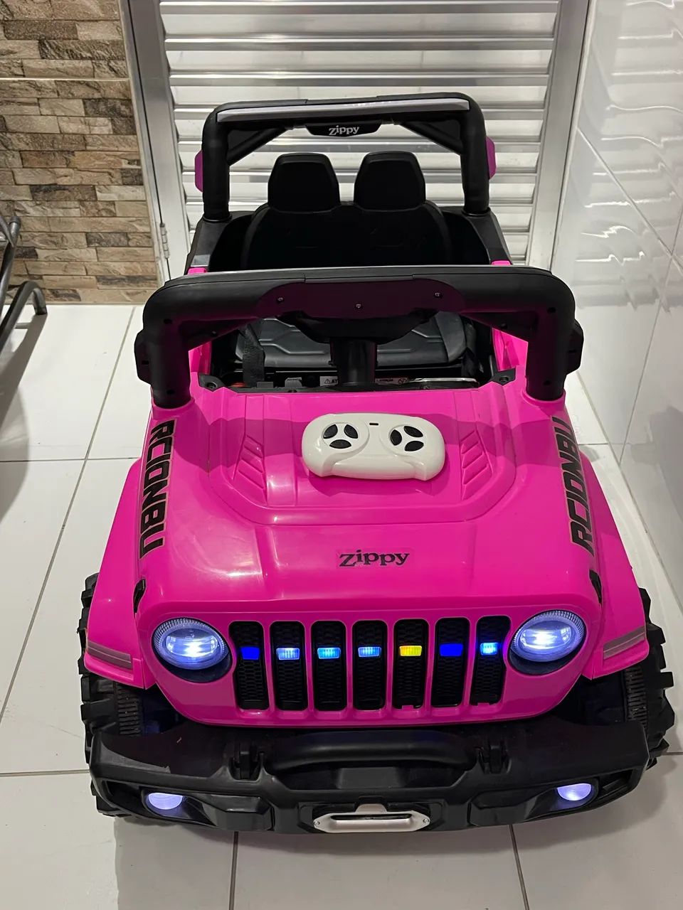 Vende-se carrinho infantil elétrico  - Foto 2