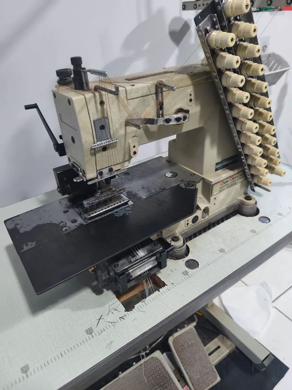 Máquina industrial de passar lastex 