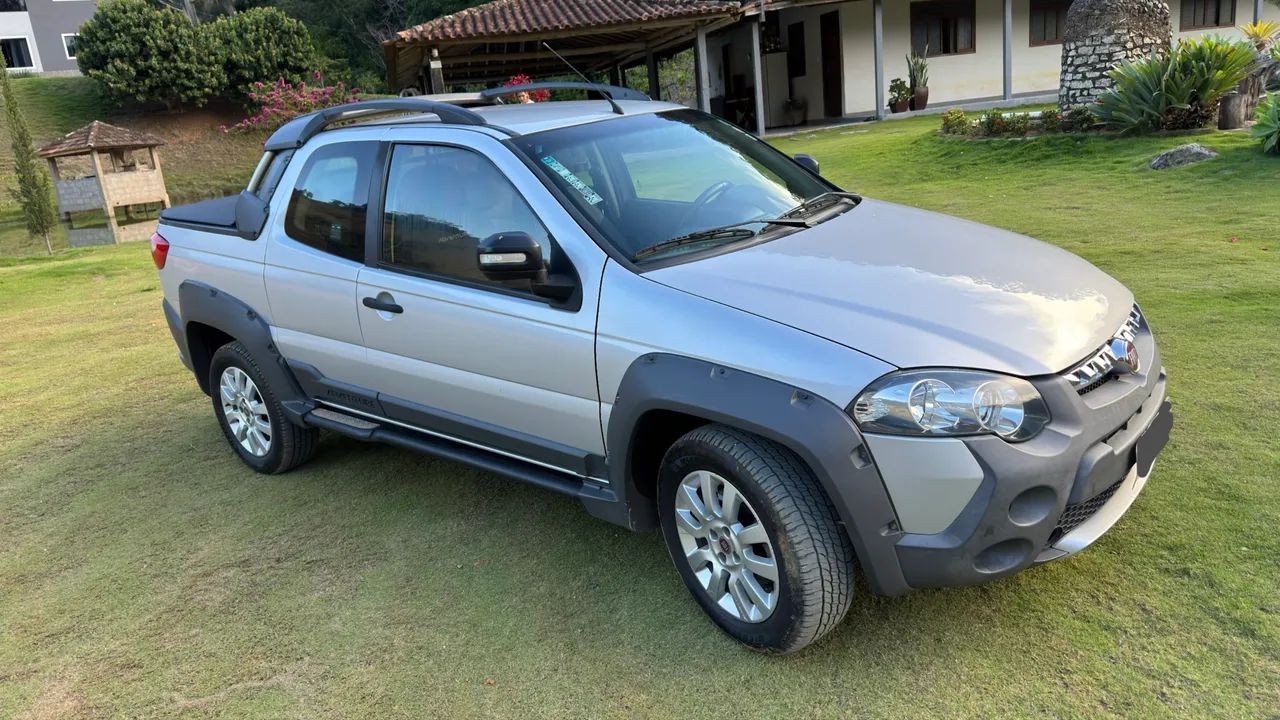 Fiat Strada Adv.1.8 16V Dualogic Flex CD 2015 - Foto 2