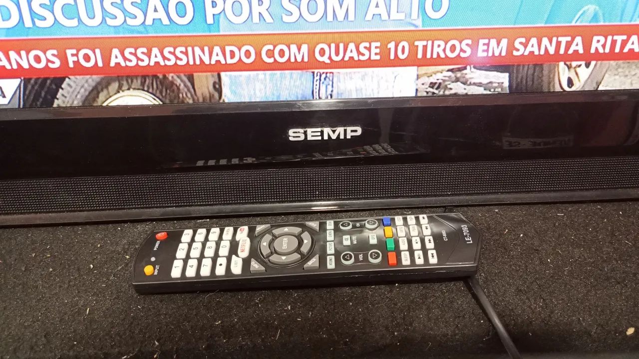 Tv semp LCD 32 polegadas perfeita! - Foto 4