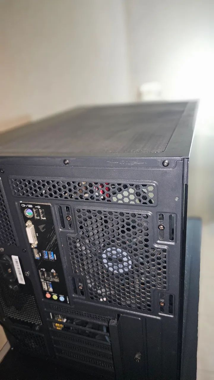 Gabinete Redragon Wide Load Mid Tower - Foto 4