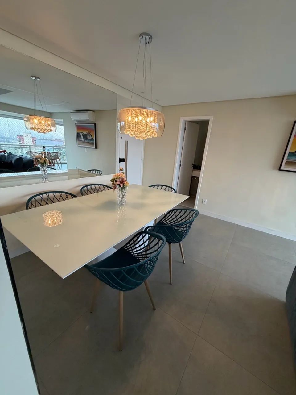 Mesa de jantar Grande com seis cadeiras. - Foto 4