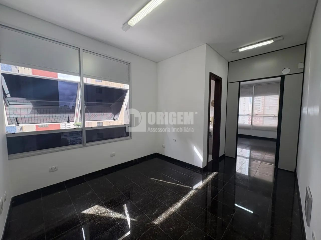 Sala em Água Verde, próximo a Praça do Japão - Foto 3