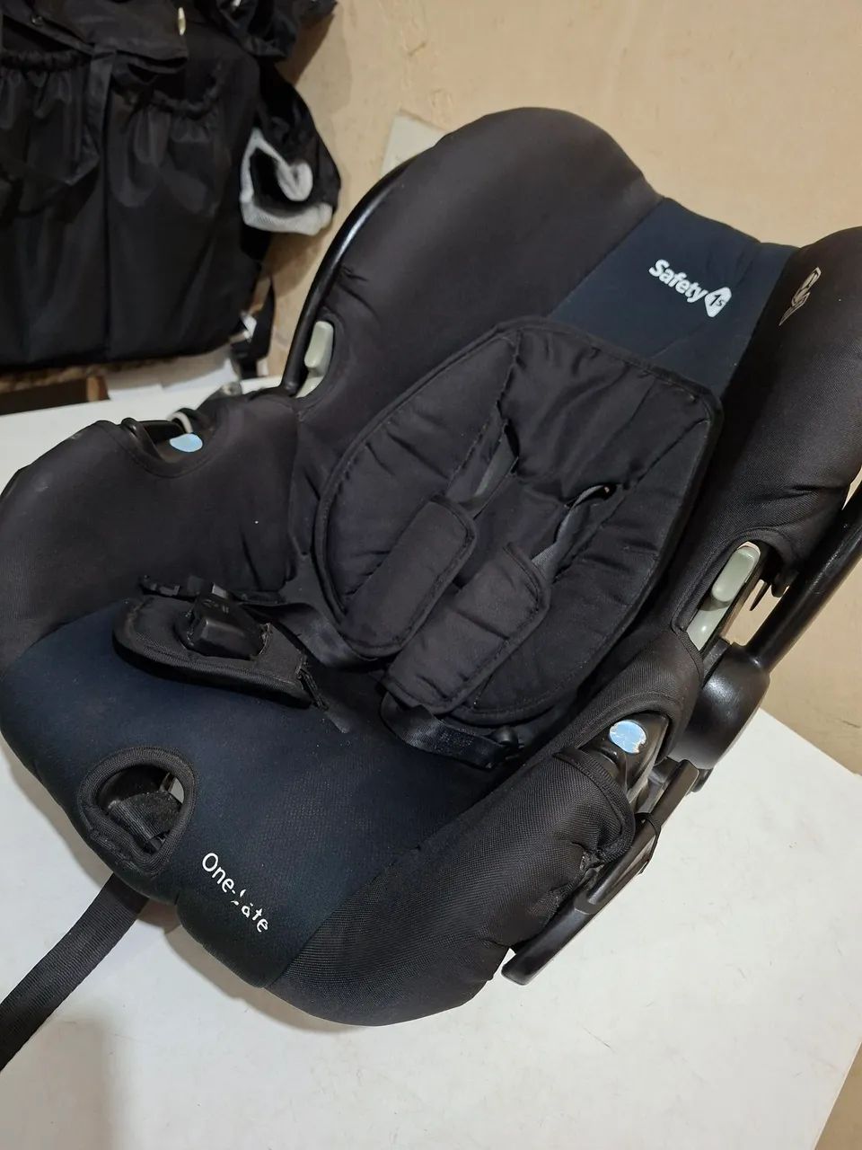 Vendo bebe conforto com base para carro  - Foto 3