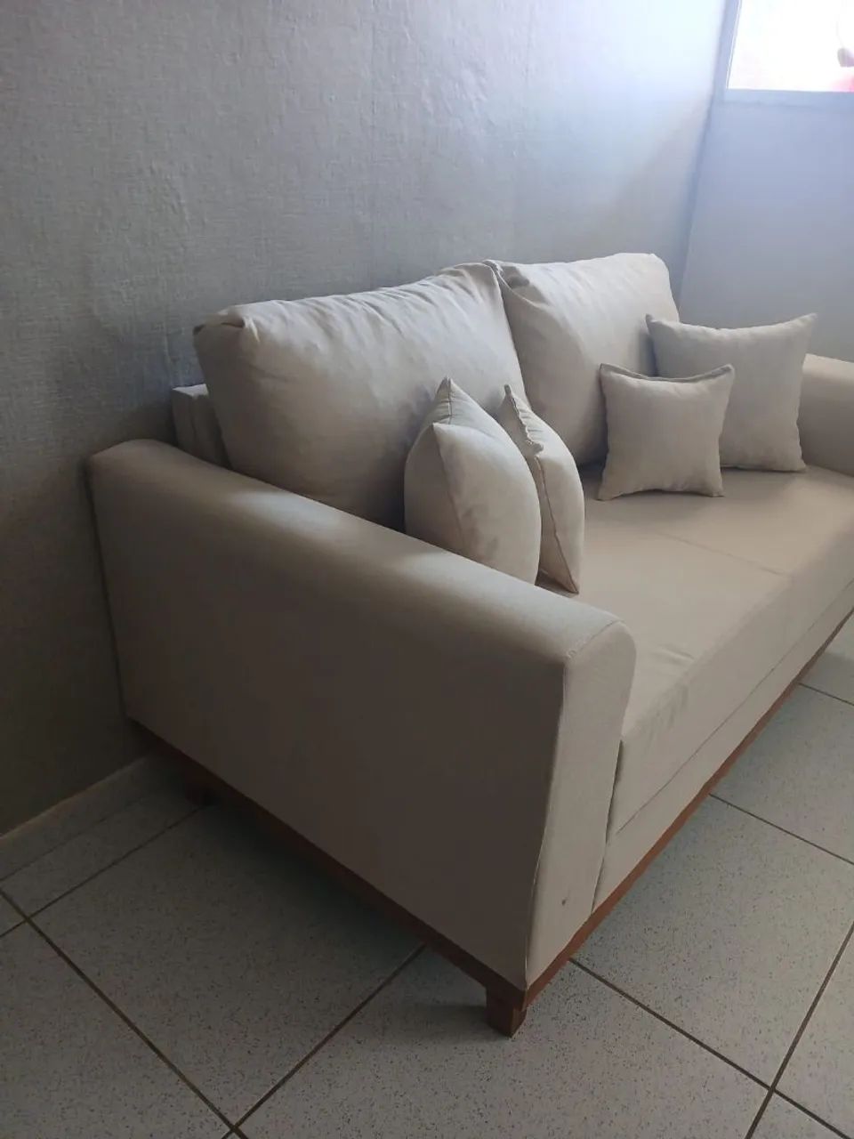 Sofá beny 2 lugares todo em linho. - Foto 3