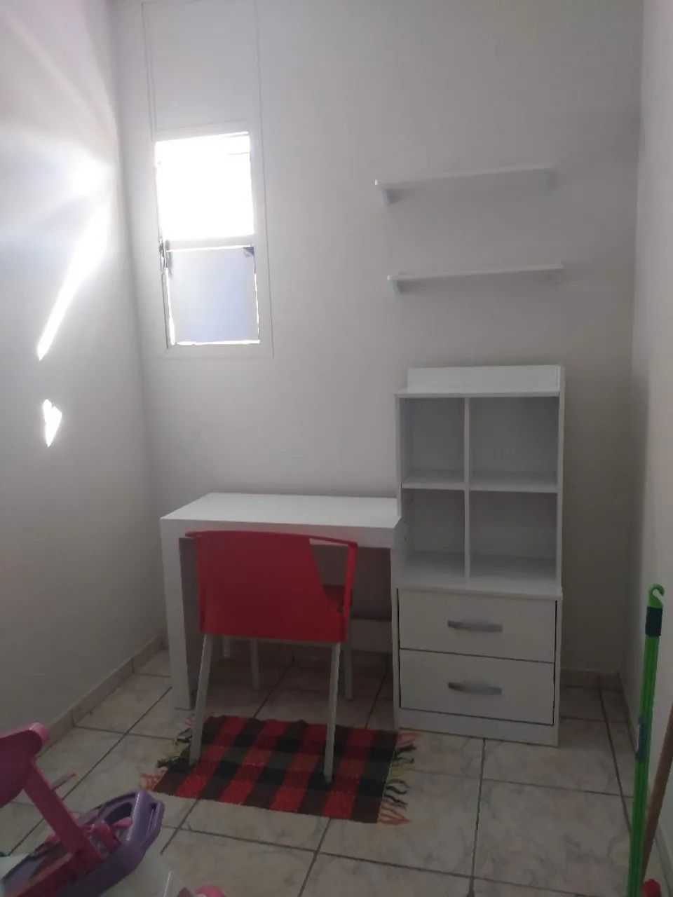 Escrivaninha/mesa de estudos 