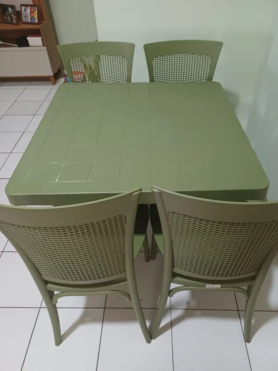 Mesa com Quatro cadeiras Fort Plástico - Foto 5