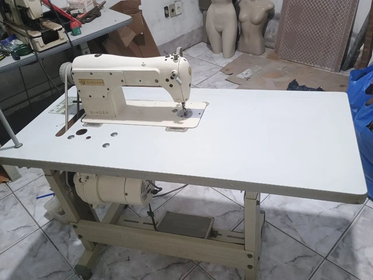 Máquina industrial reta Singer - Foto 2