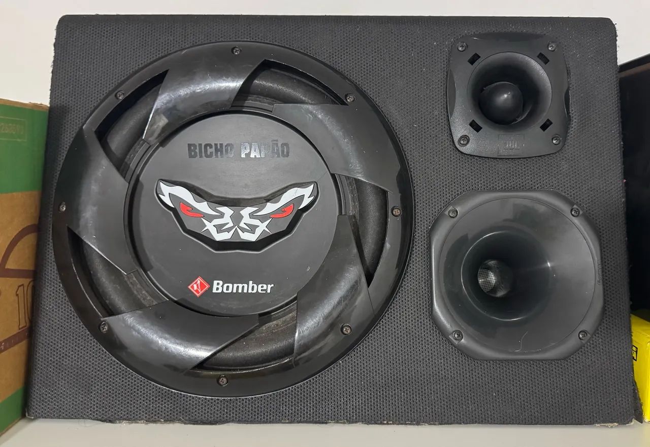 Caixa Bomber Bicho Papão 12 com Tweeter JBL