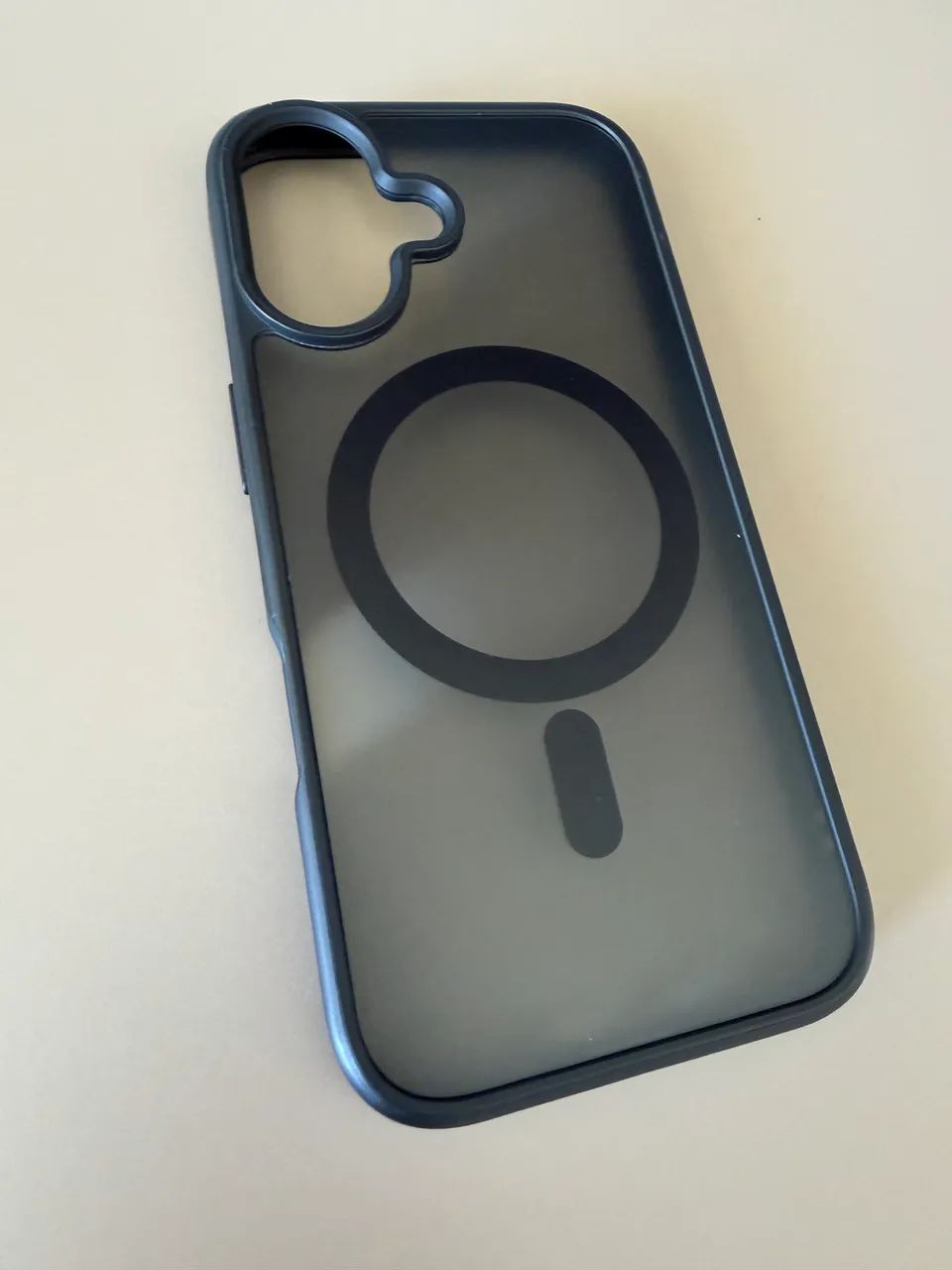 Capa iPhone 16 preta, marca Jetech - Foto 5