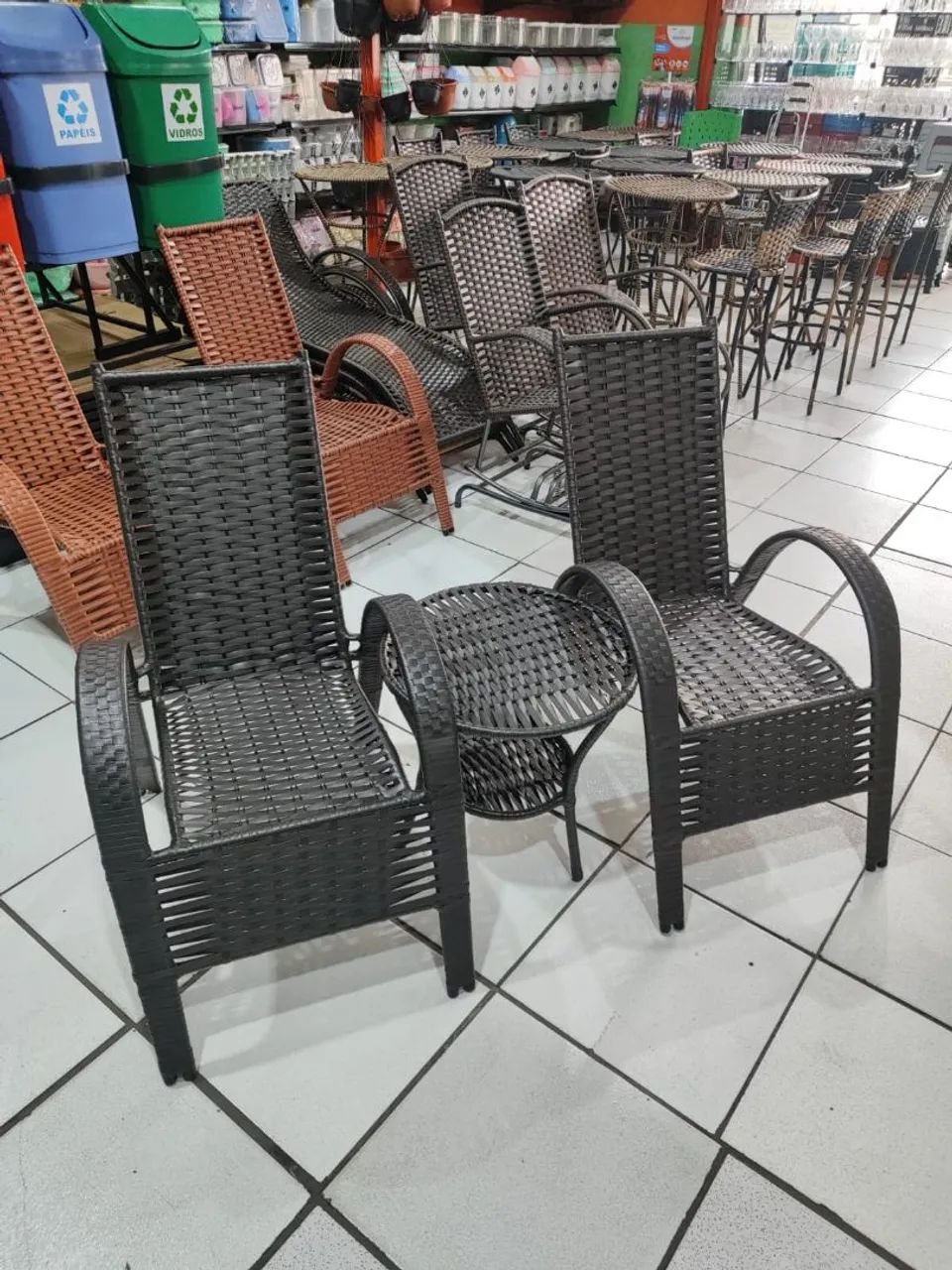 Conjunto de cadeiras fibra nova - Foto 4