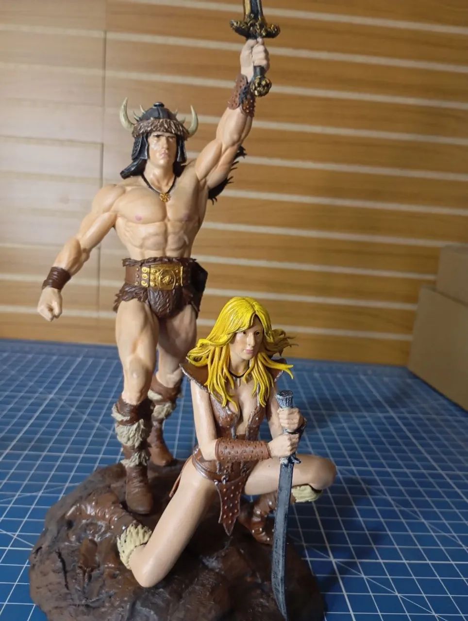 Conan e valeria estatua 3d  - Foto 2