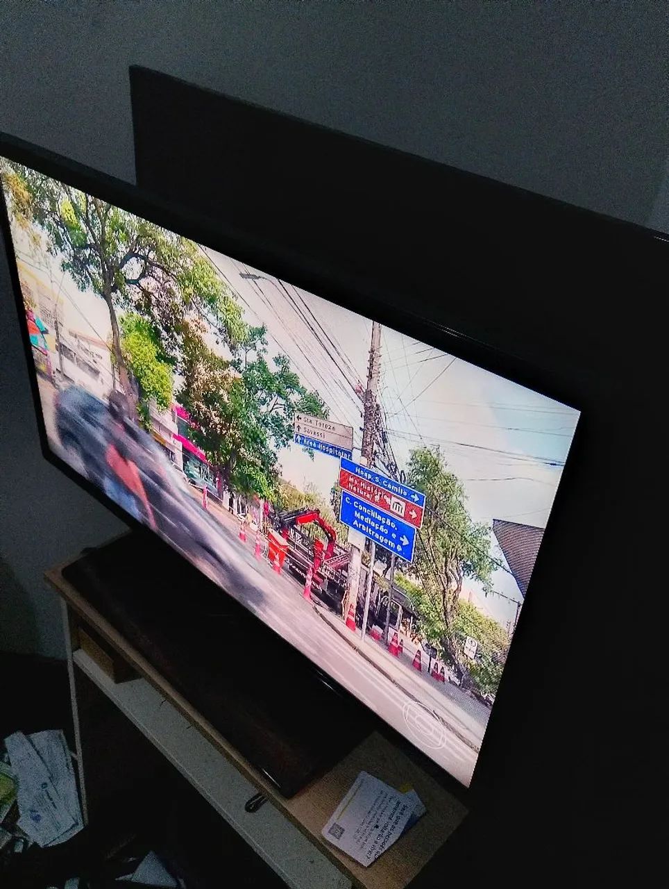 Tv 32 polegadas ótimo estado funciona perfeitamente não e esmart conversor digital 