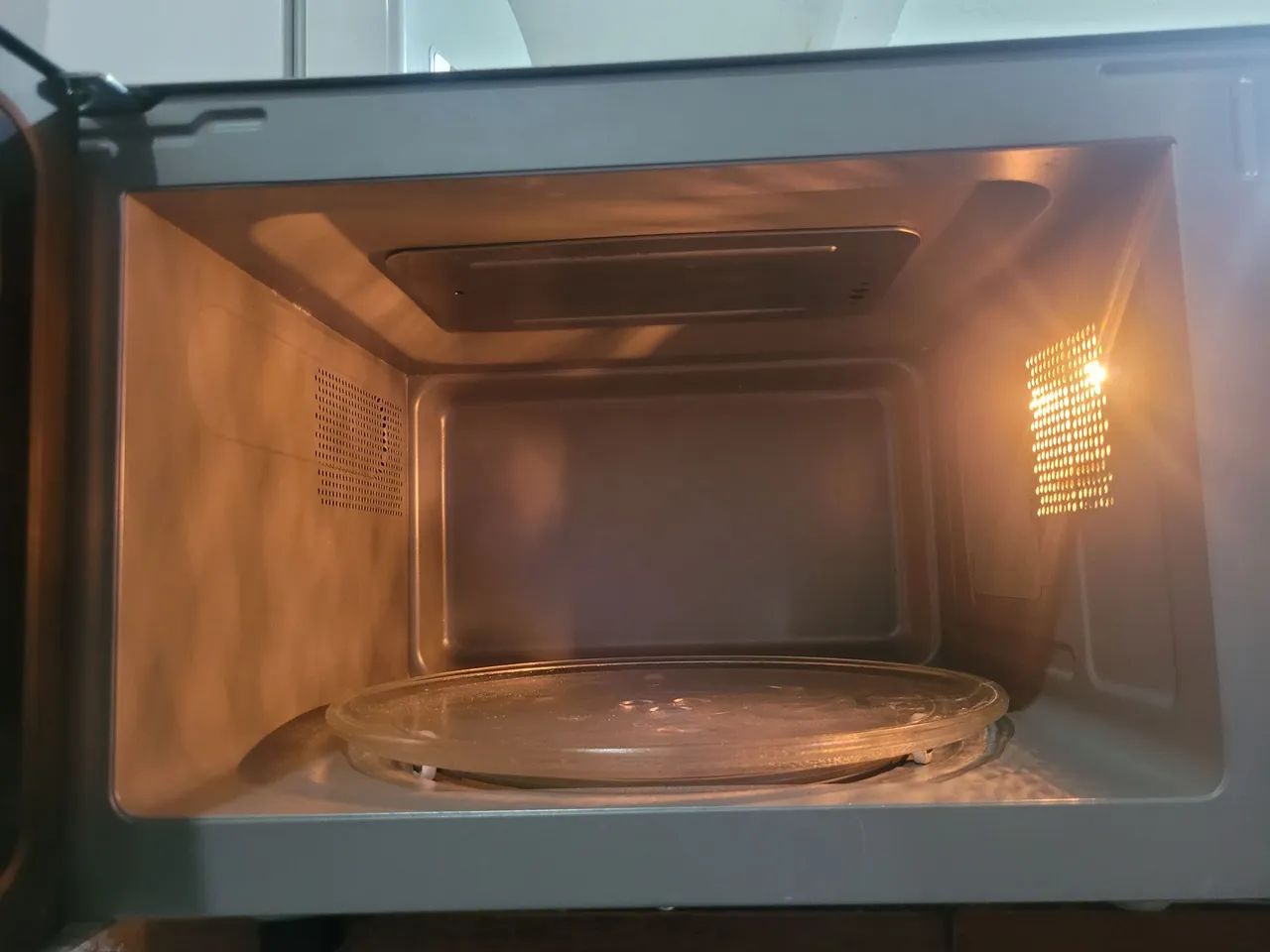 Vendo micro-ondas Brastemp 32L 127V funcionando perfeitamente Garantia 3 meses  - Foto 6