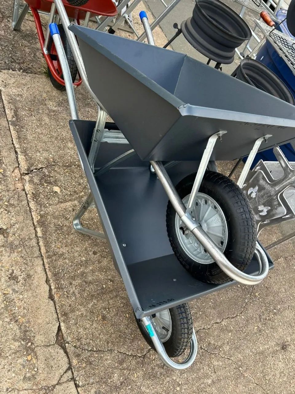 Carrinho de Mão Extra Reforçado 60Lts Chapa: 16 - Foto 2