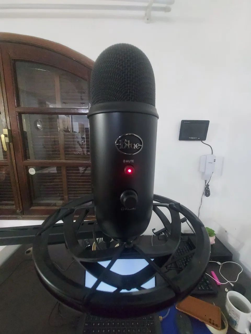 Microfone blueyeti caster impecável