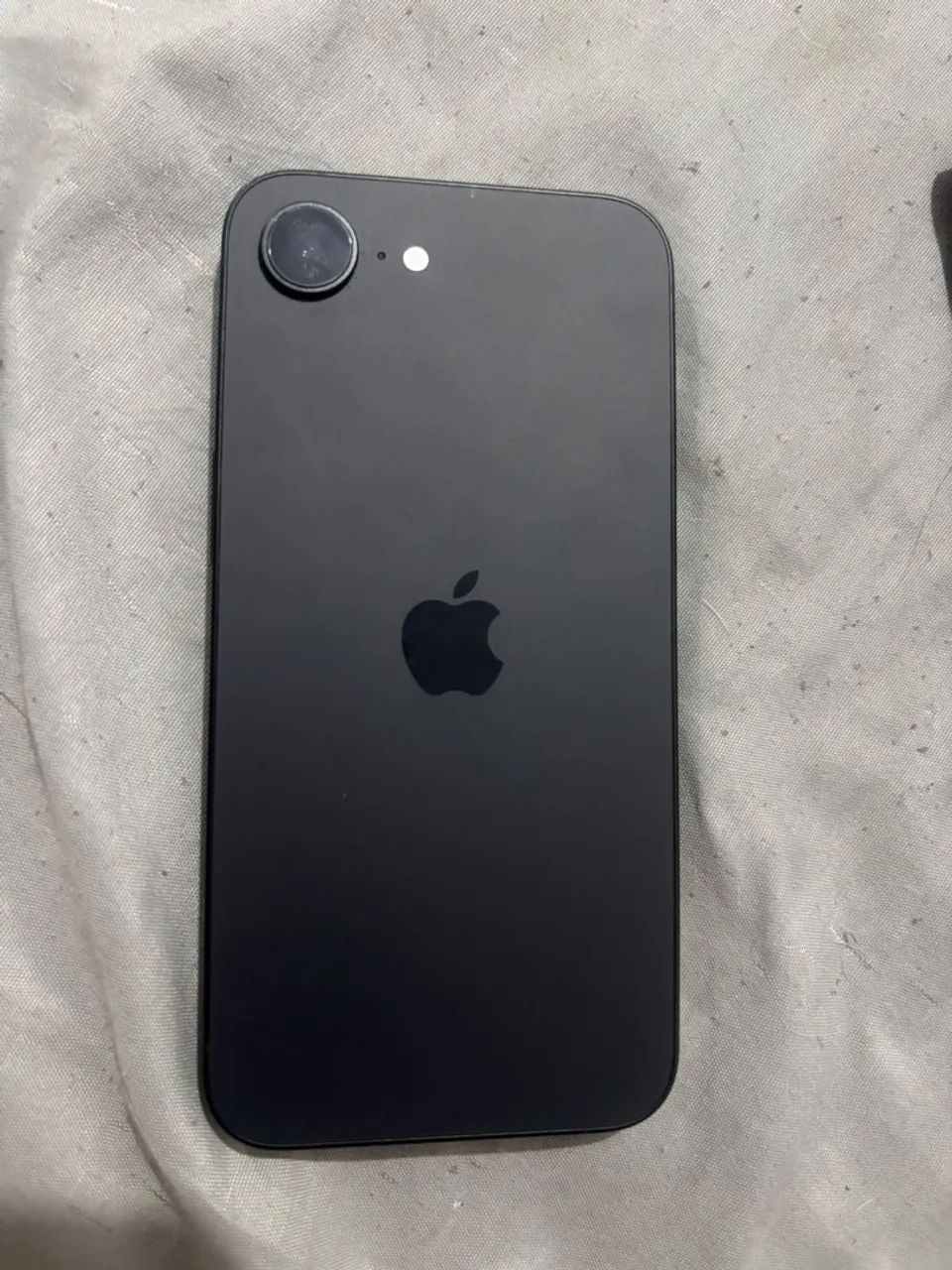 iPhone 16e