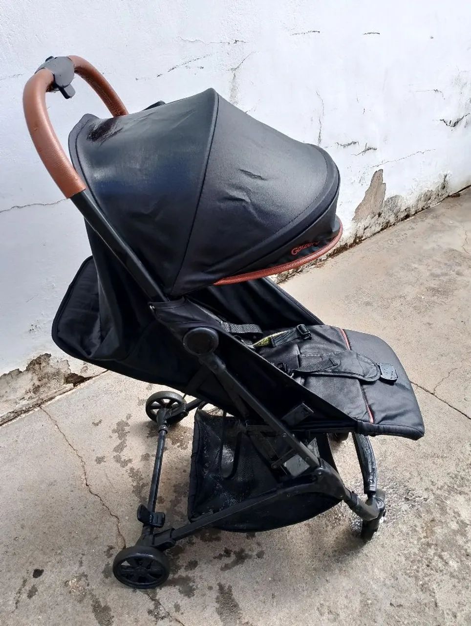 Carrinho bebê conservado 
