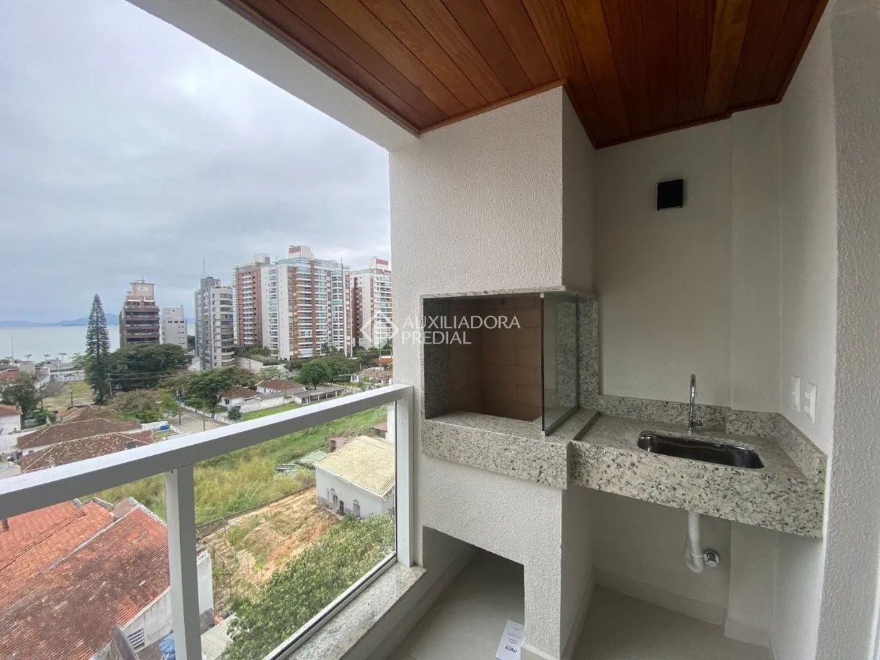 Apartamento com 2 quartos e vista para o mar, na Agronômica em Florianópolis. - Foto 5