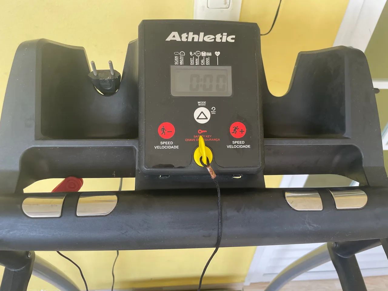Esteira Athletic funciona perfeitamente 