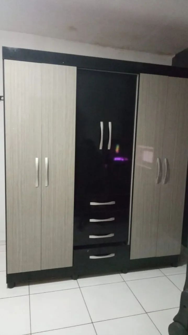 Guarda roupa casal 6 portas 