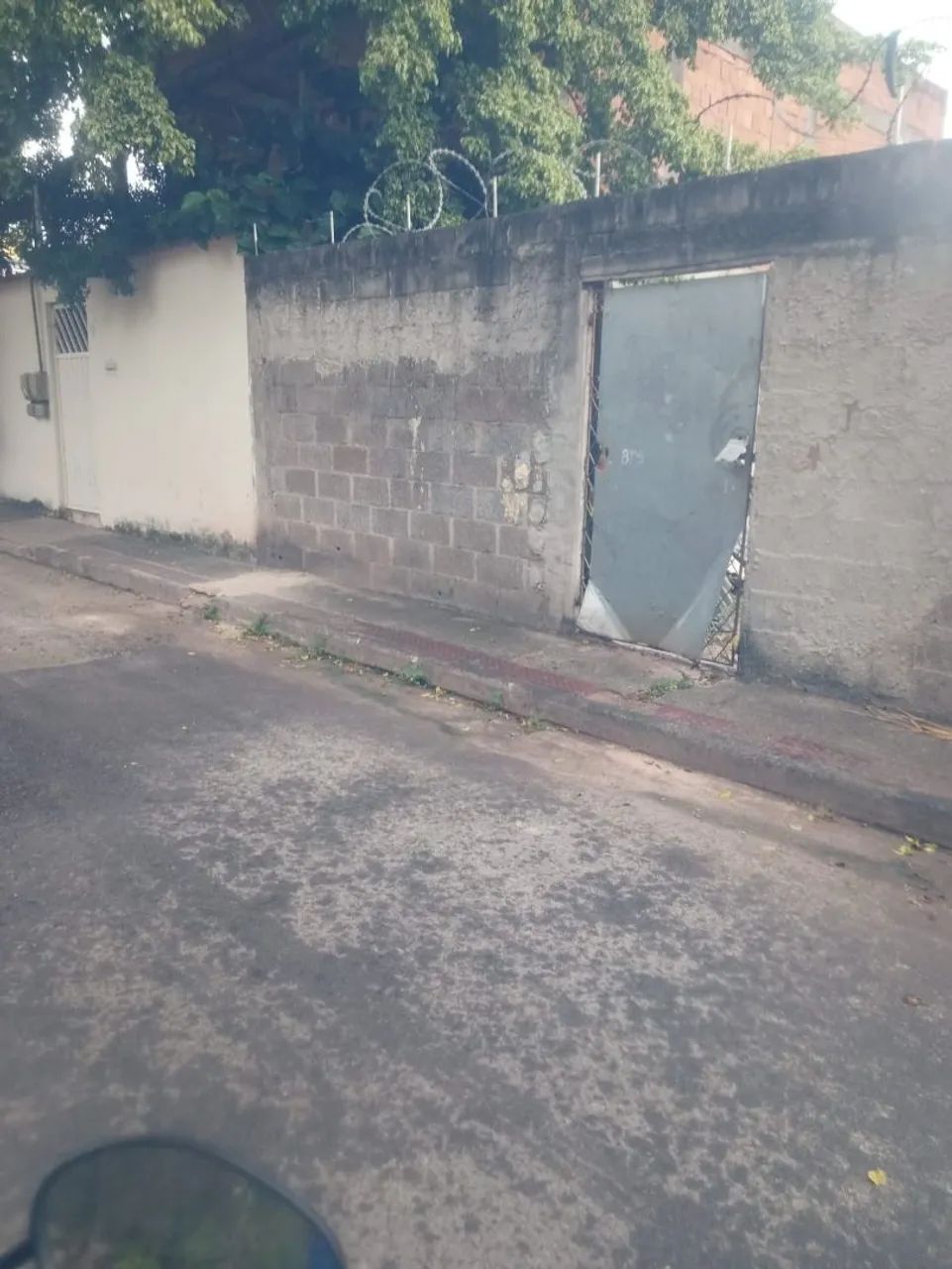 Alugo terreno em jabaete 