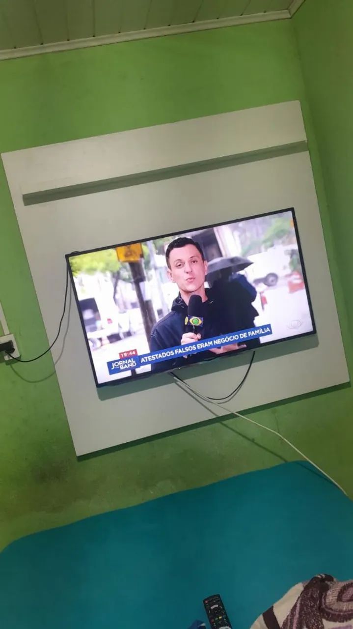 TV 42 smart com painel 