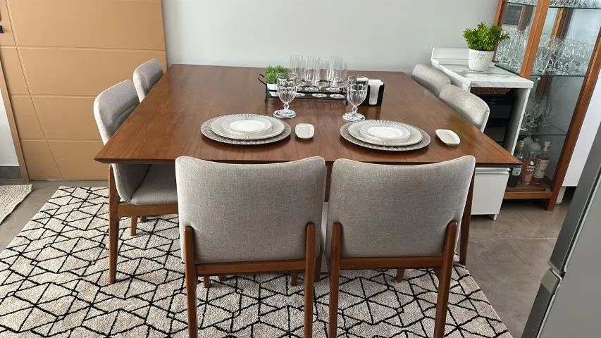 Mesa de jantar em madeira - Marca da Casa Decor - Foto 3