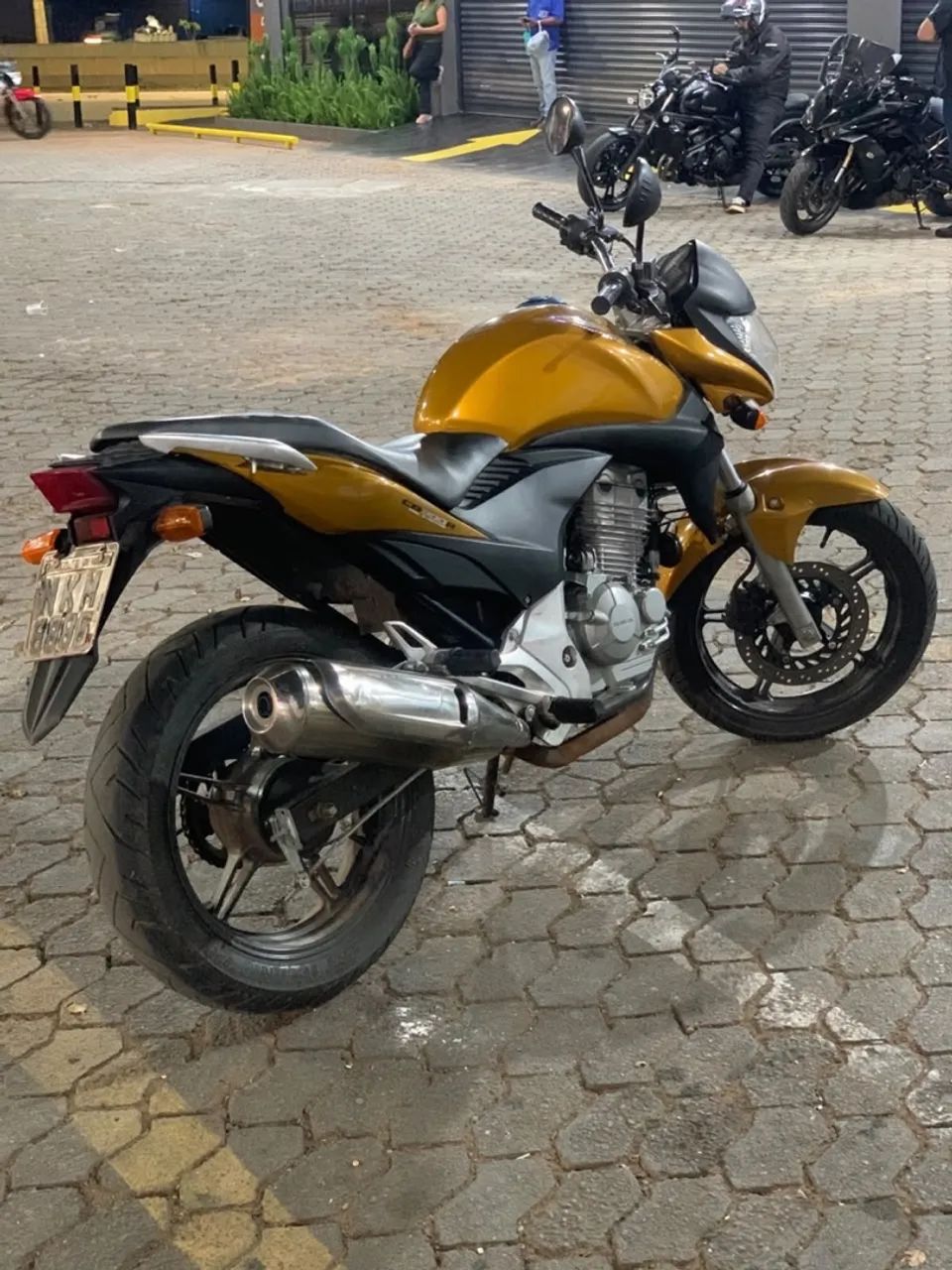 CB 300  - Foto 2