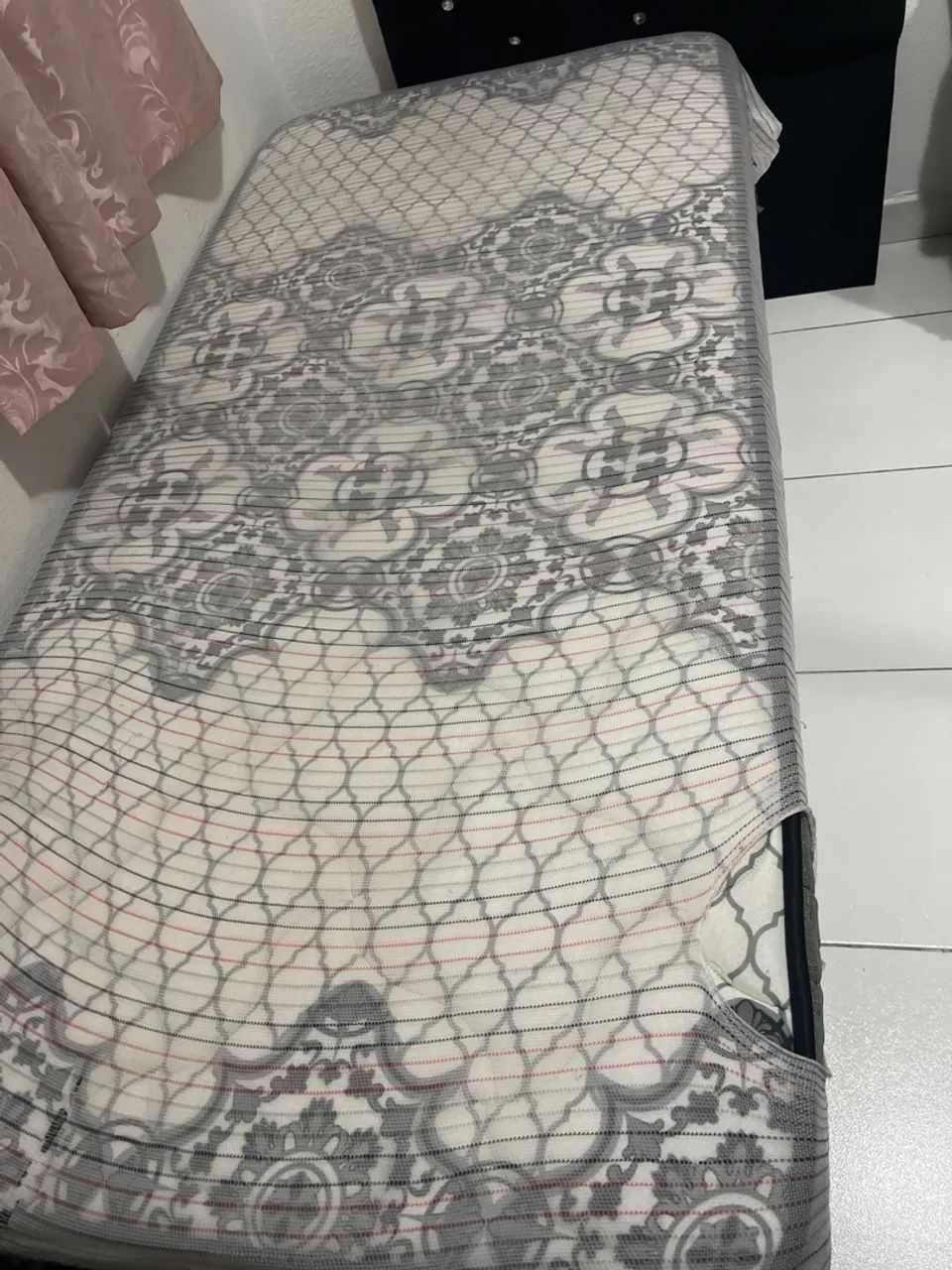 vendo cama box baú solteiro com auxiliar 