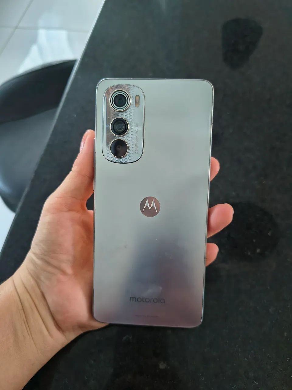 Celular Moto Edge 30 usado em bom estado  - Foto 2